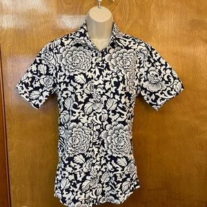 Amazon Essentials Men’s Shirt XS Navy Blue White Short Sleeve Floral Hawaiian